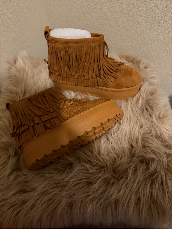 Azalea Wang Shoes - Fringe Platform Ankle Boots - Camel Suede